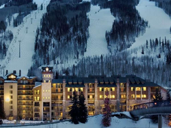 Luxury Mountain Retreat Three Bedroom Condo Walk to Ski Lifts